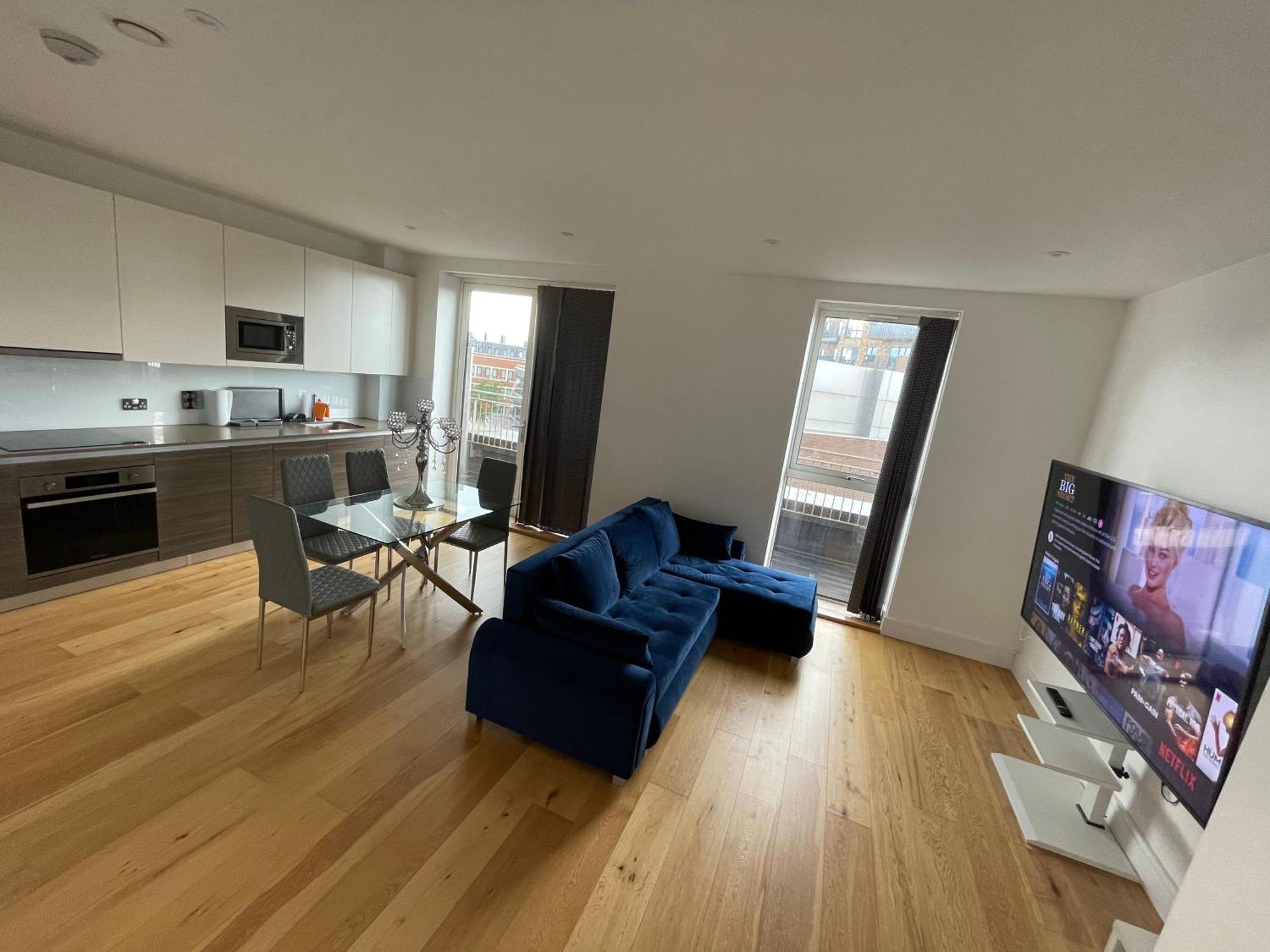 Luxury Top Floor Penthouse Apartment Near Heathrow London Exterior photo