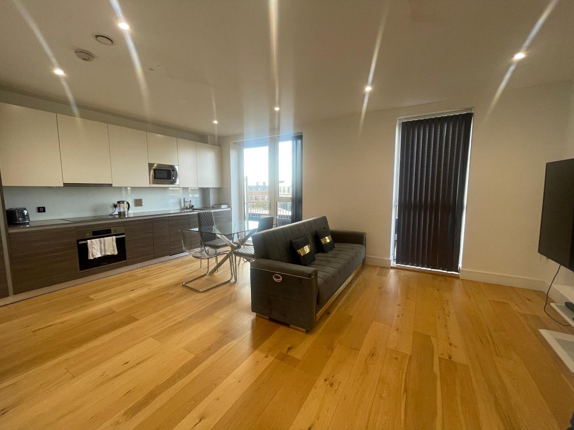 Luxury Top Floor Penthouse Apartment Near Heathrow London Exterior photo